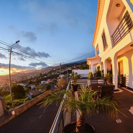 With 3 Bedrooms In With Wonderful Sea View Private Poo * Funchal (Madeira)